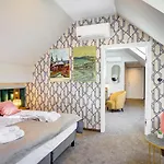 Отель Tatrzanska 4*