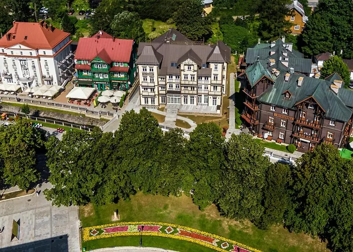 Tatrzanska Hotell 4*