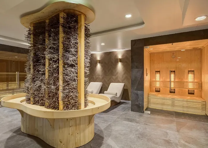 Tatrzanska Hotell 4*