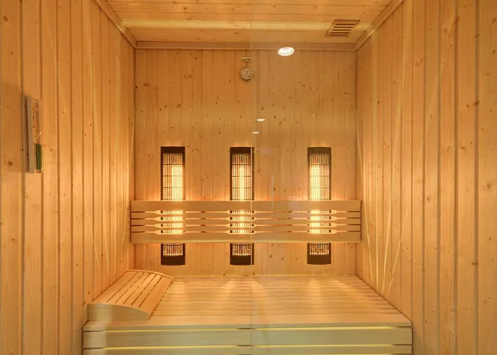 Tatrzanska Hotell 4*